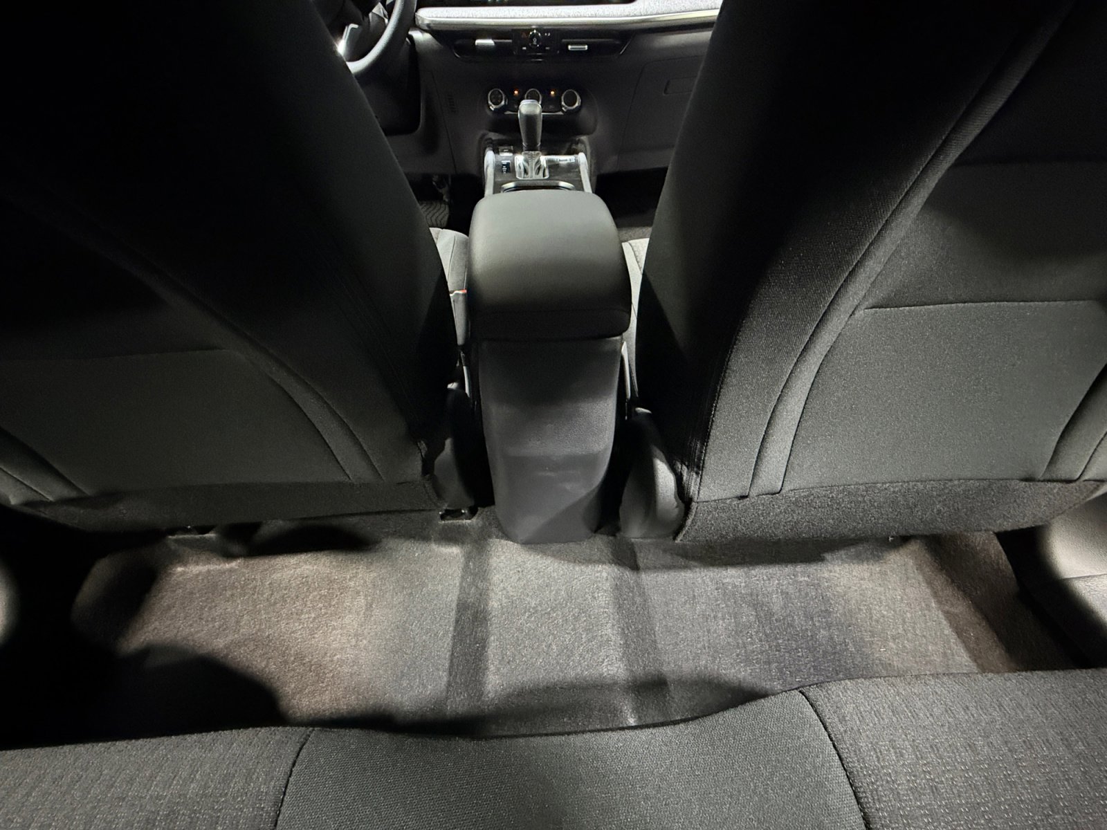 New 2026 Nissan Kicks S image 32