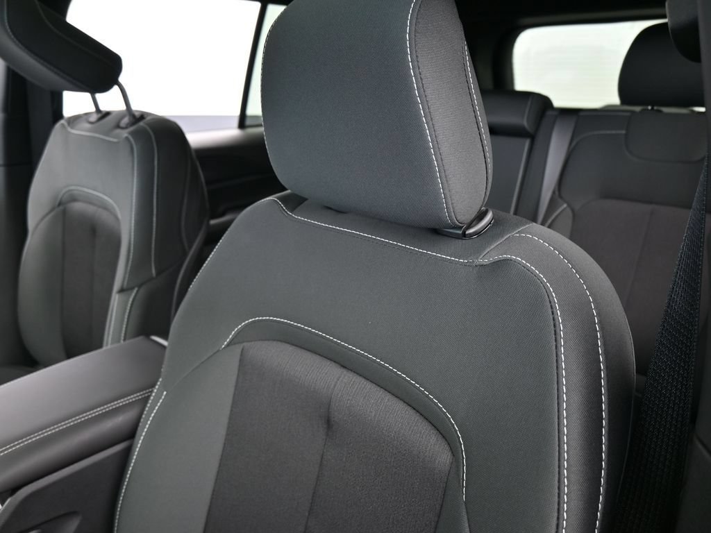 New 2026 Jeep Grand Cherokee Laredo X AWD/4WD image 17