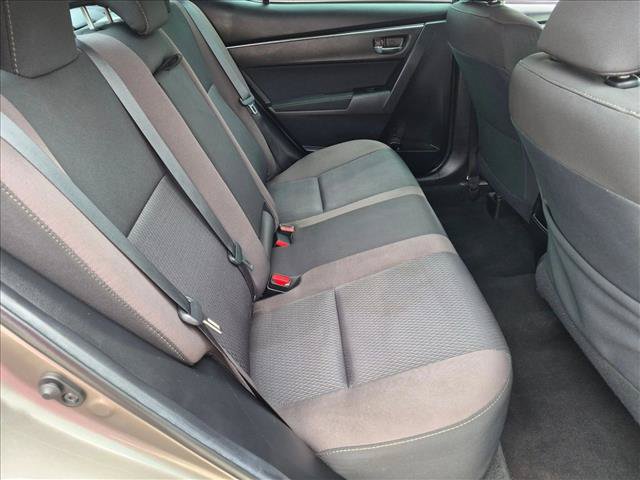 Used 2018 Toyota Corolla LE FWD image 17