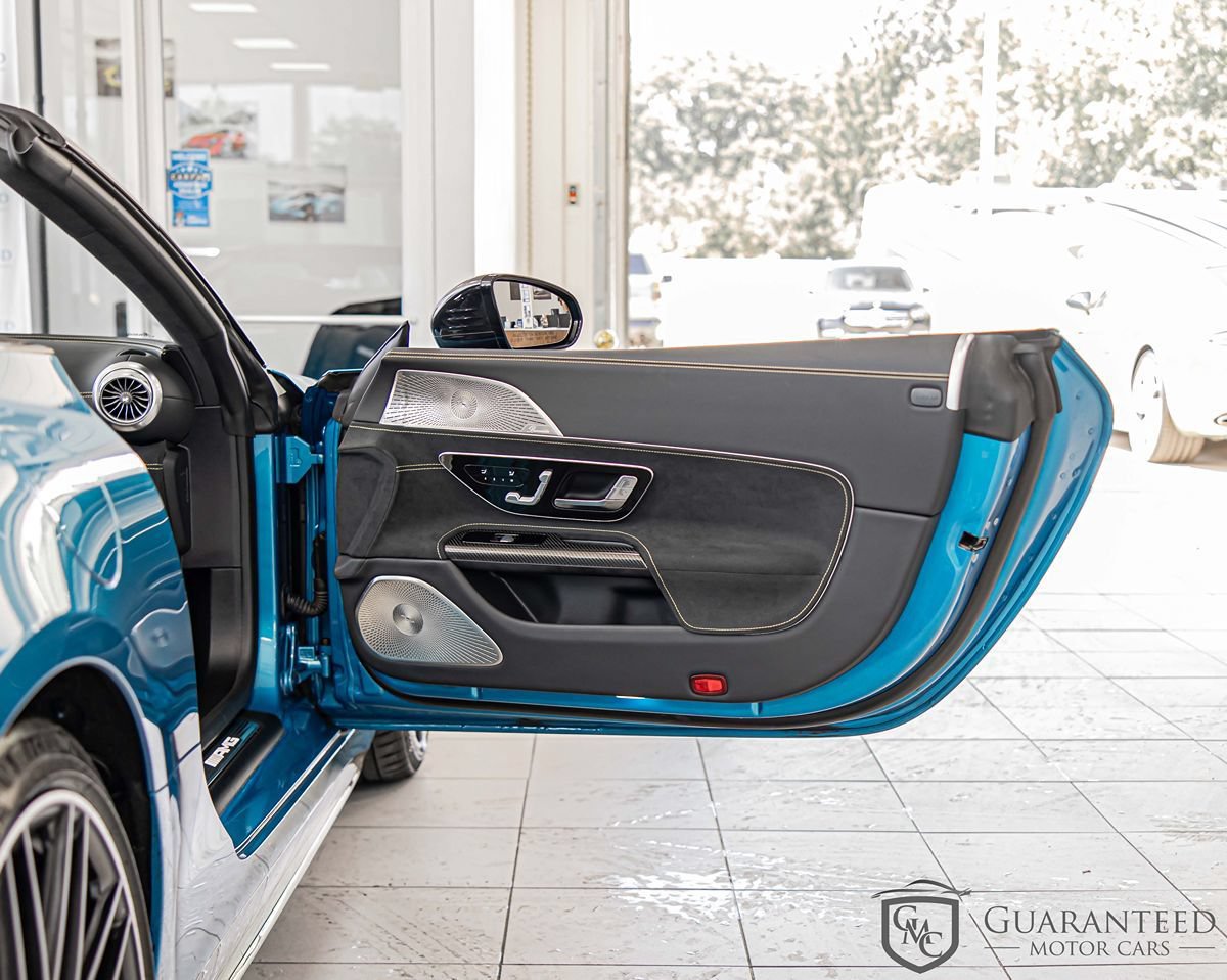 Used 2025 Mercedes-Benz SL 63 AMG 4MATIC image 30