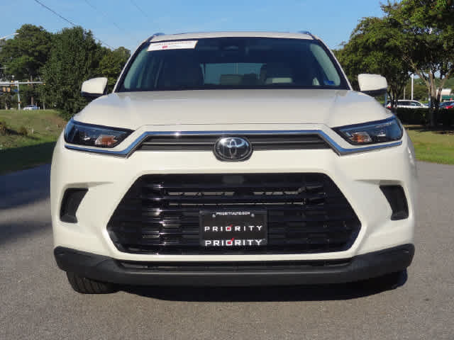 Certified 2024 Toyota Grand Highlander AWD image 5