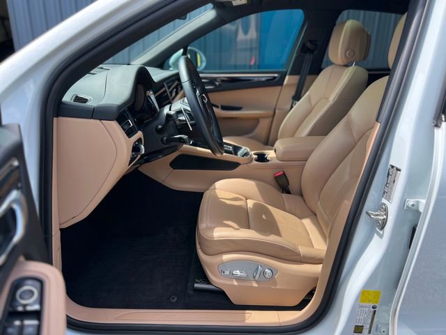 Used 2023 Porsche Macan Base image 94