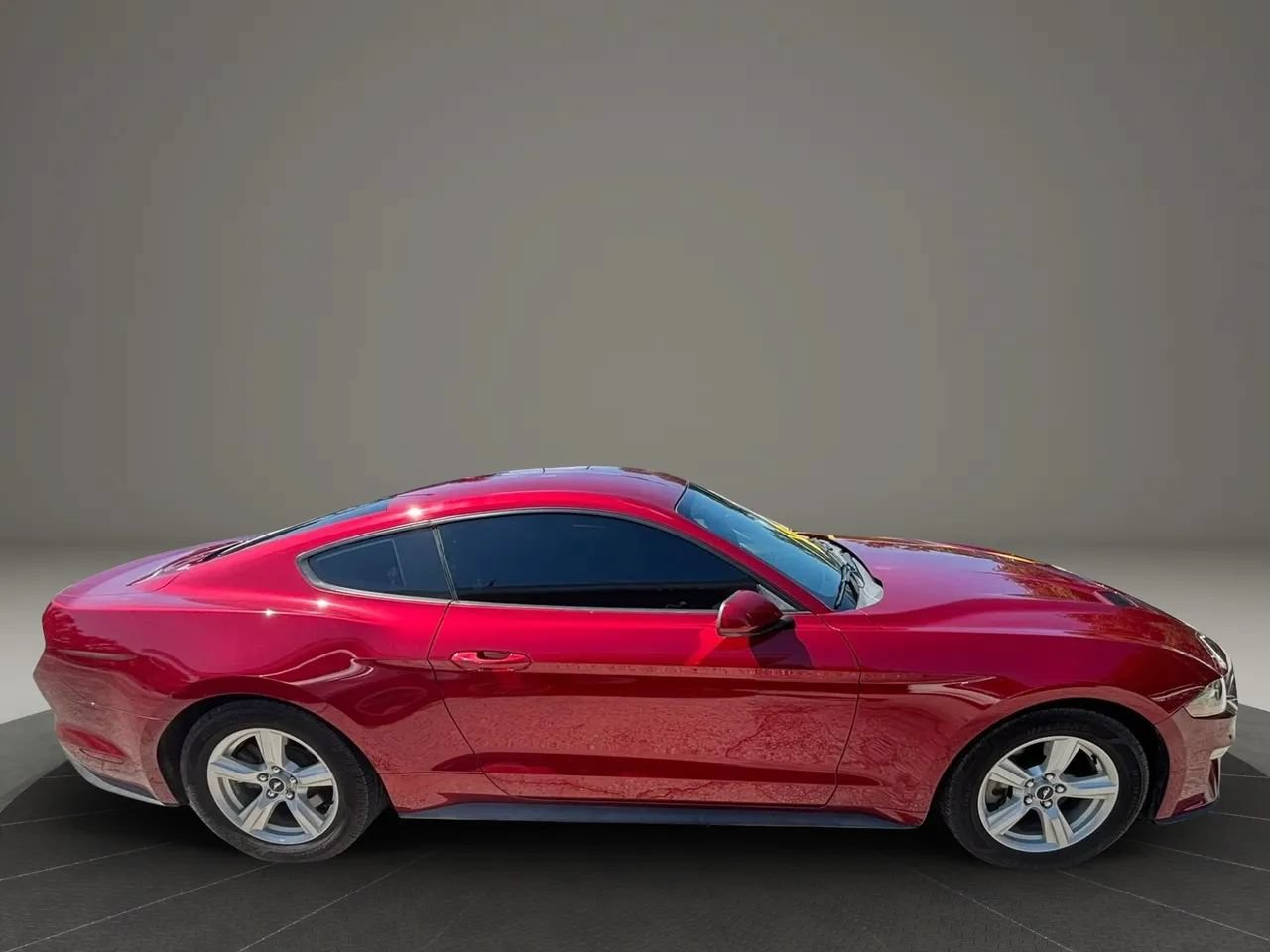 Used 2019 Ford Mustang Coupe RWD image 6