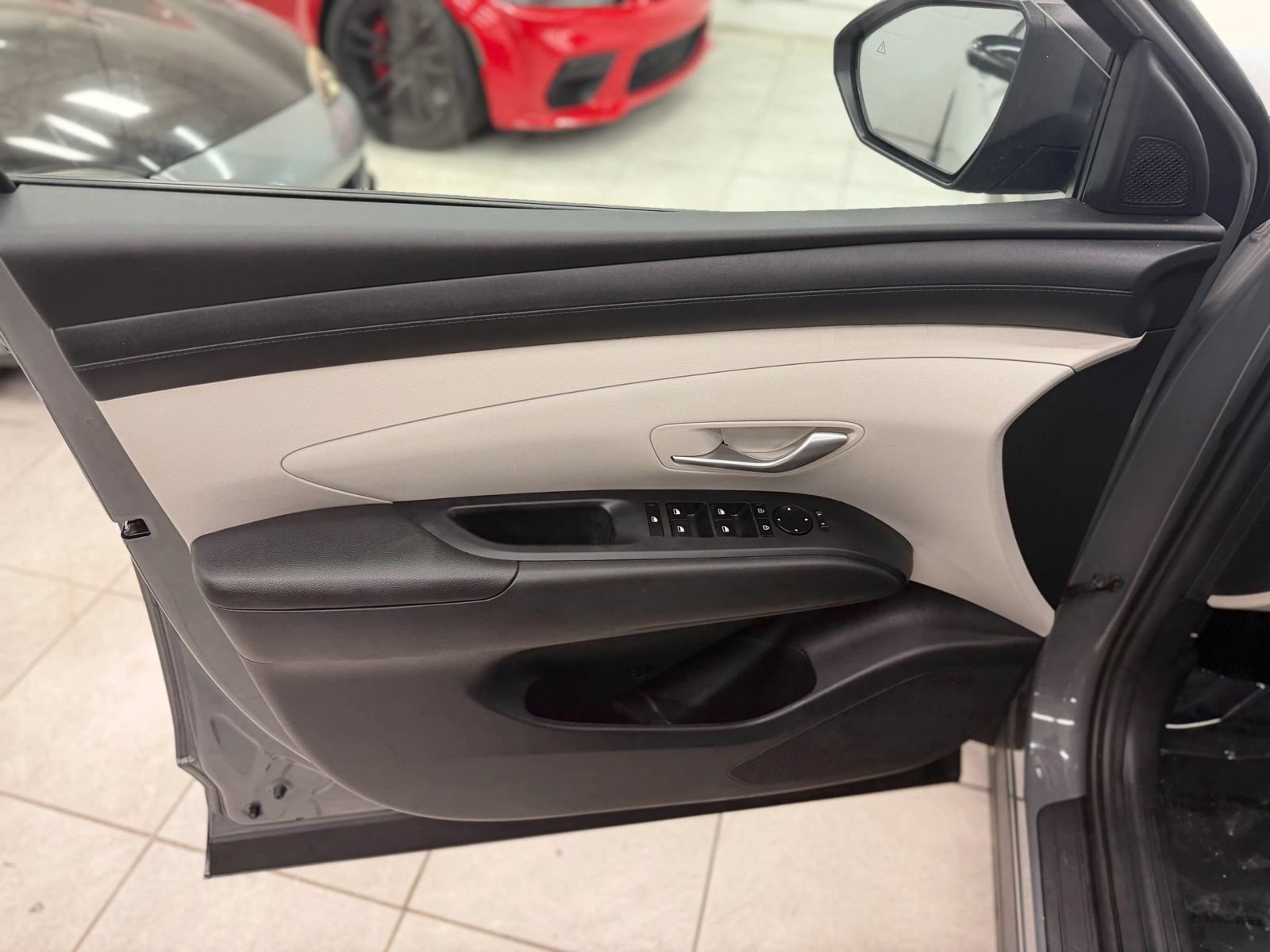 Used 2025 Hyundai Tucson SE AWD/4WD image 13