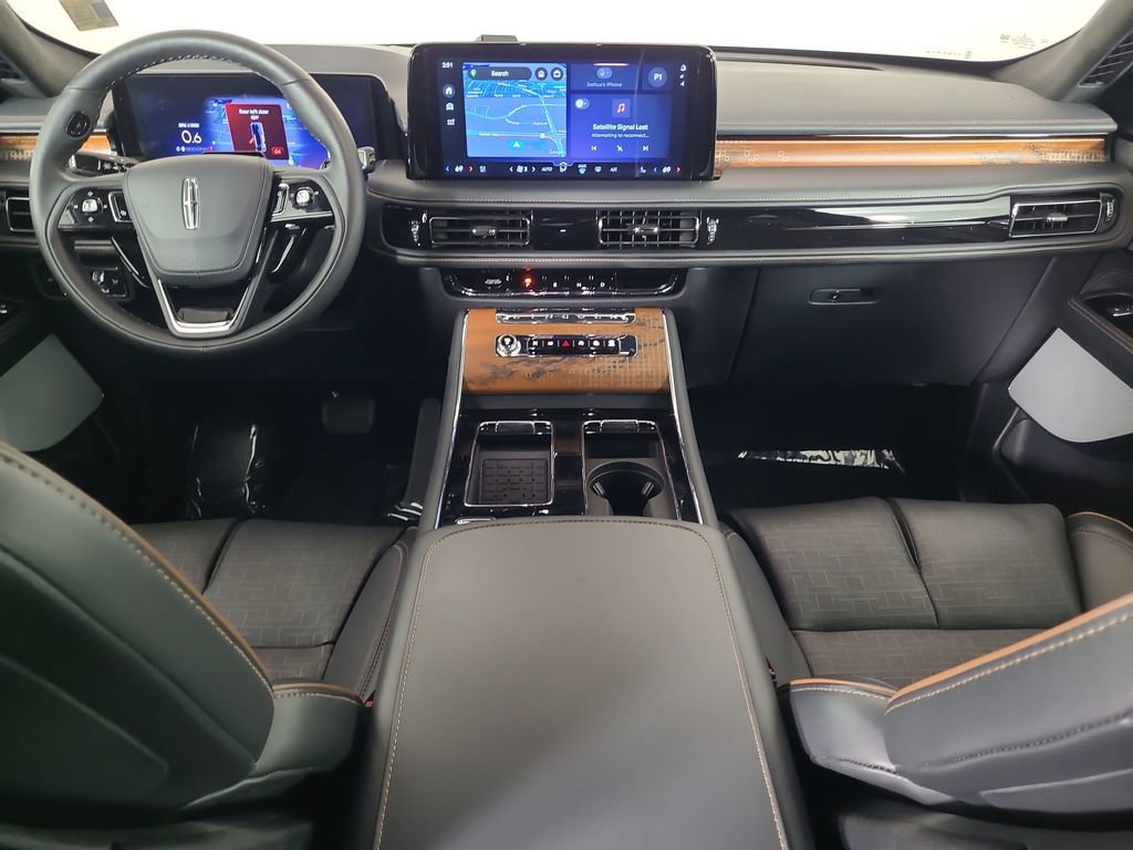 Used 2025 Lincoln Aviator Black Label image 25