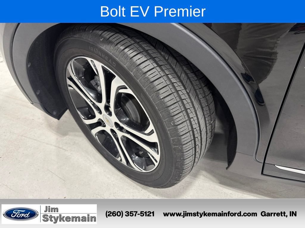 Used 2017 Chevrolet Bolt Premier w/ Driver Confidence II Package FWD image 6