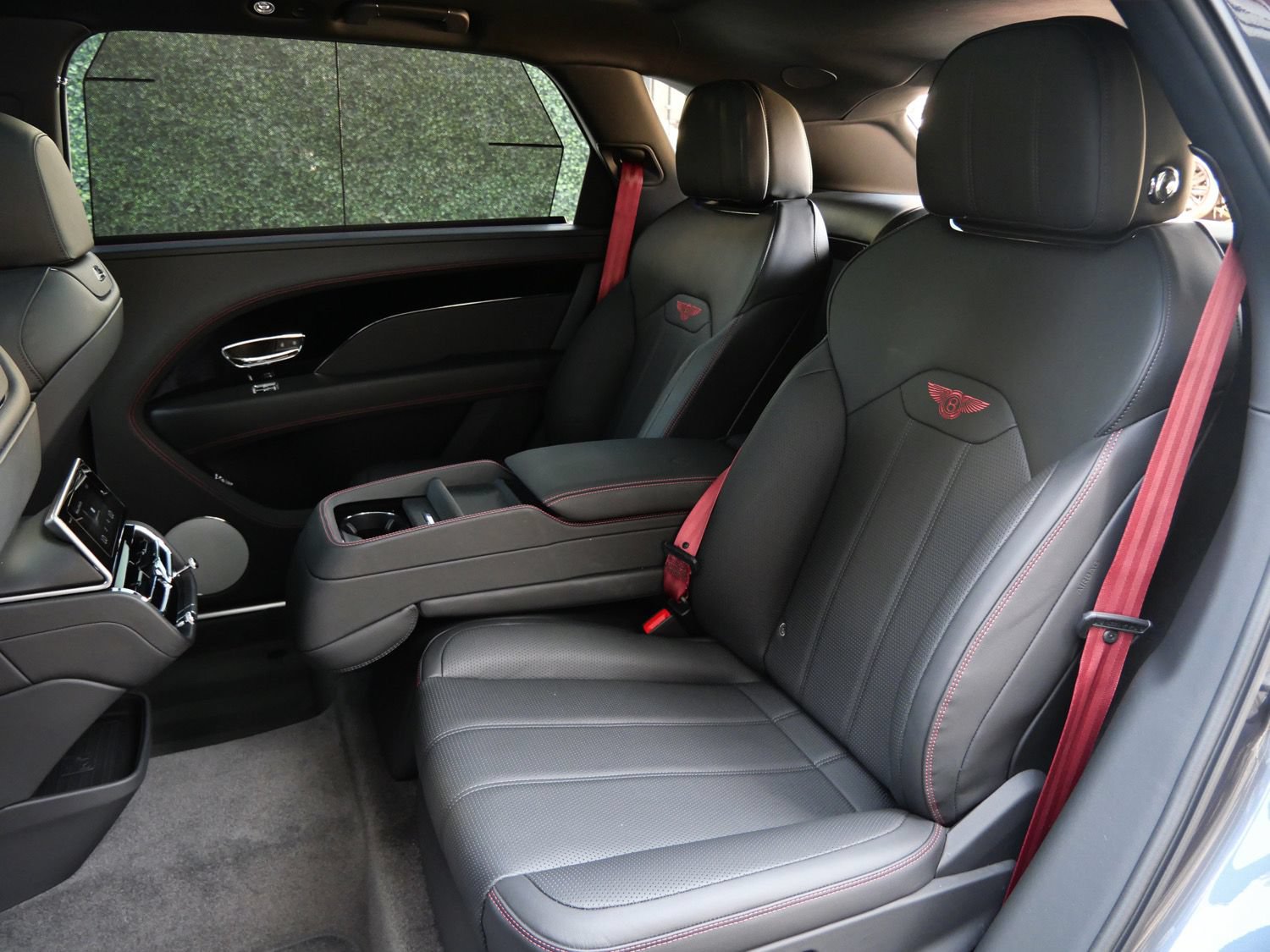 Used 2024 Bentley Bentayga Extended Wheelbase AWD/4WD image 22
