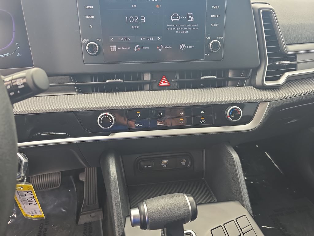 Used 2025 Kia Sportage LX FWD image 16