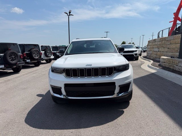 Used 2023 Jeep Grand Cherokee L Limited AWD/4WD image 8