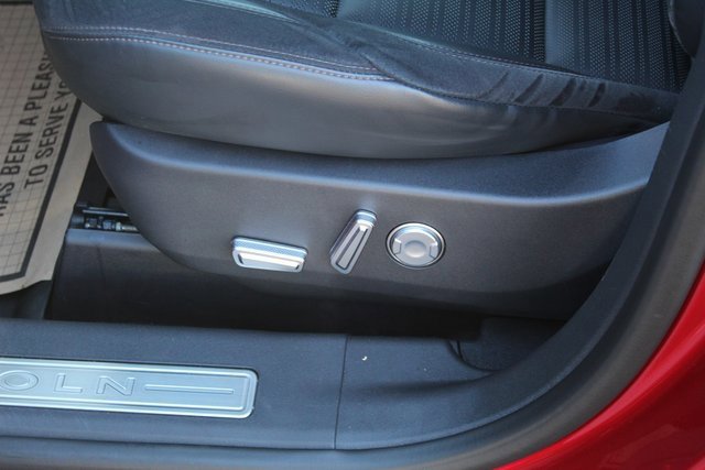 Certified 2024 Lincoln Nautilus Reserve w/ Equipment Group 202A image 16