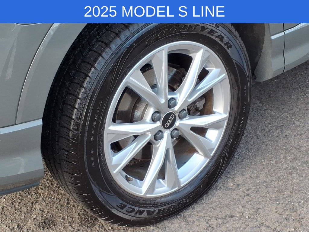 Used 2025 Audi Q3 2.0T Premium AWD/4WD image 7
