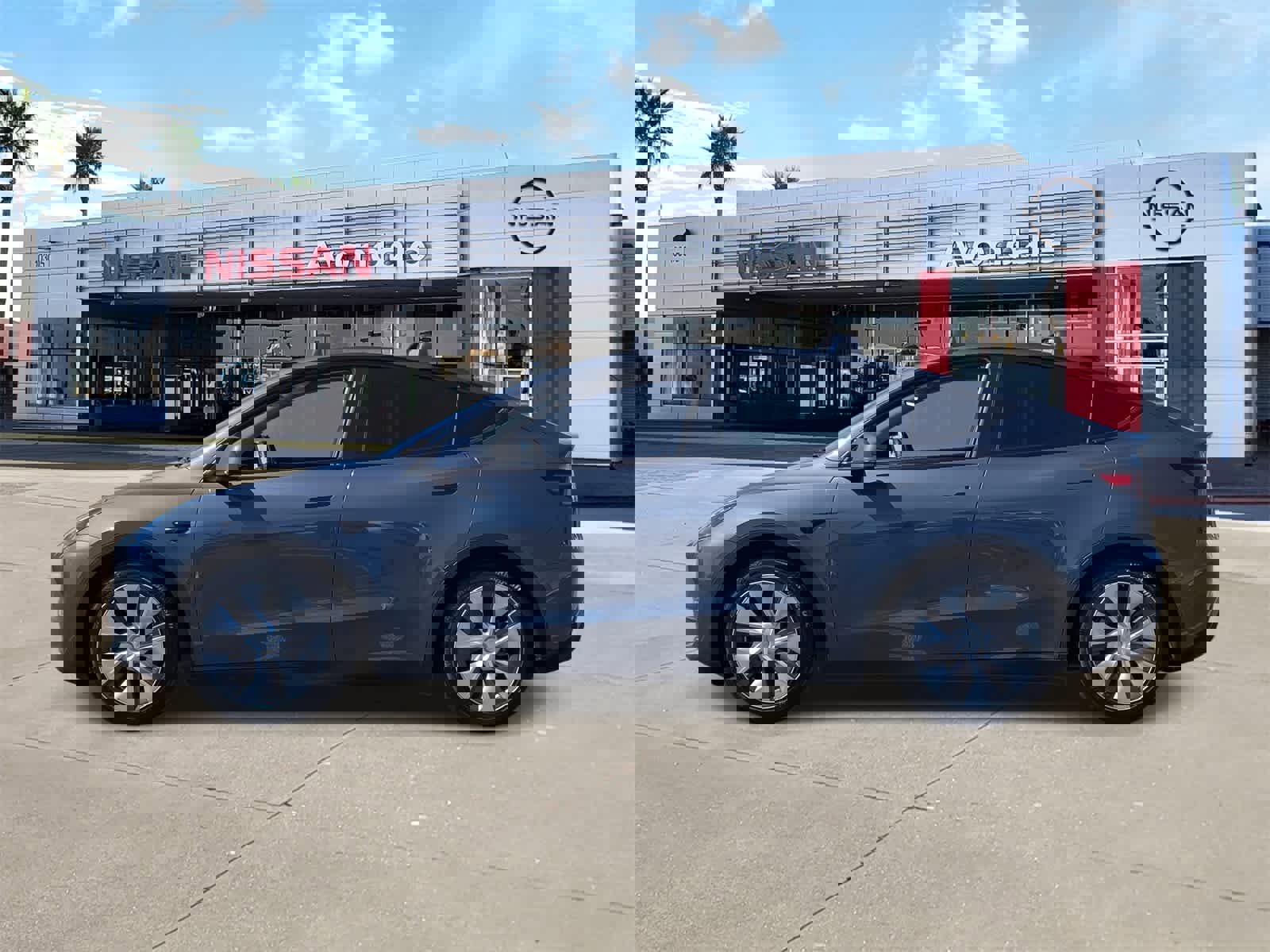 Used 2023 Tesla Model Y Long Range video 2