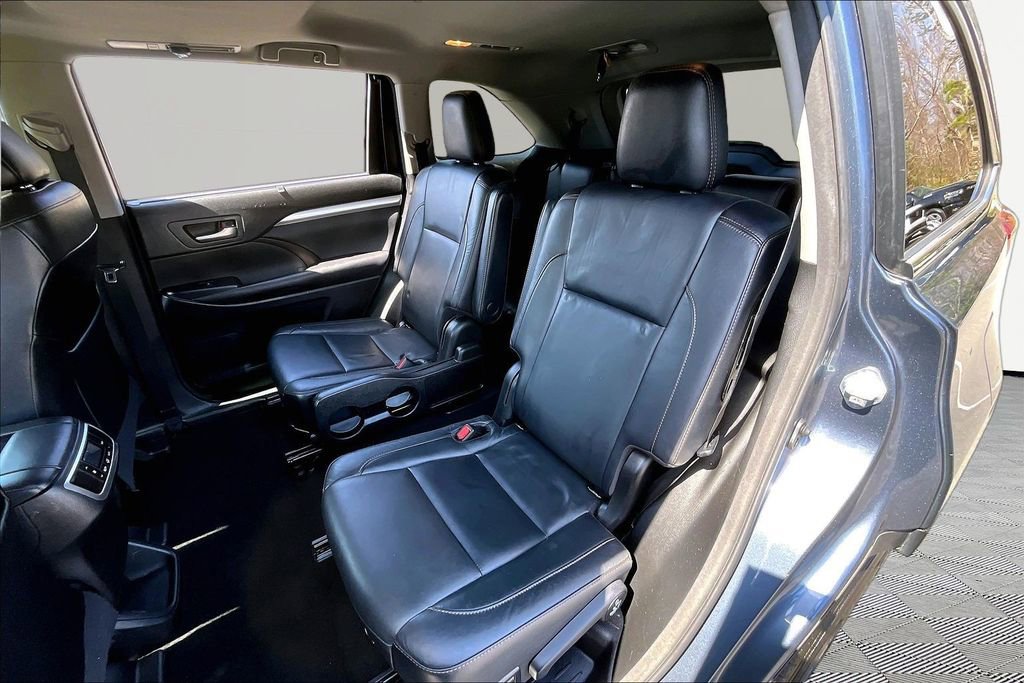 Used 2017 Toyota Highlander XLE image 16