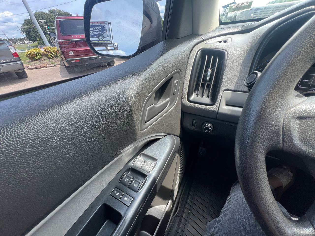 Used 2015 Chevrolet Colorado W/T RWD image 13