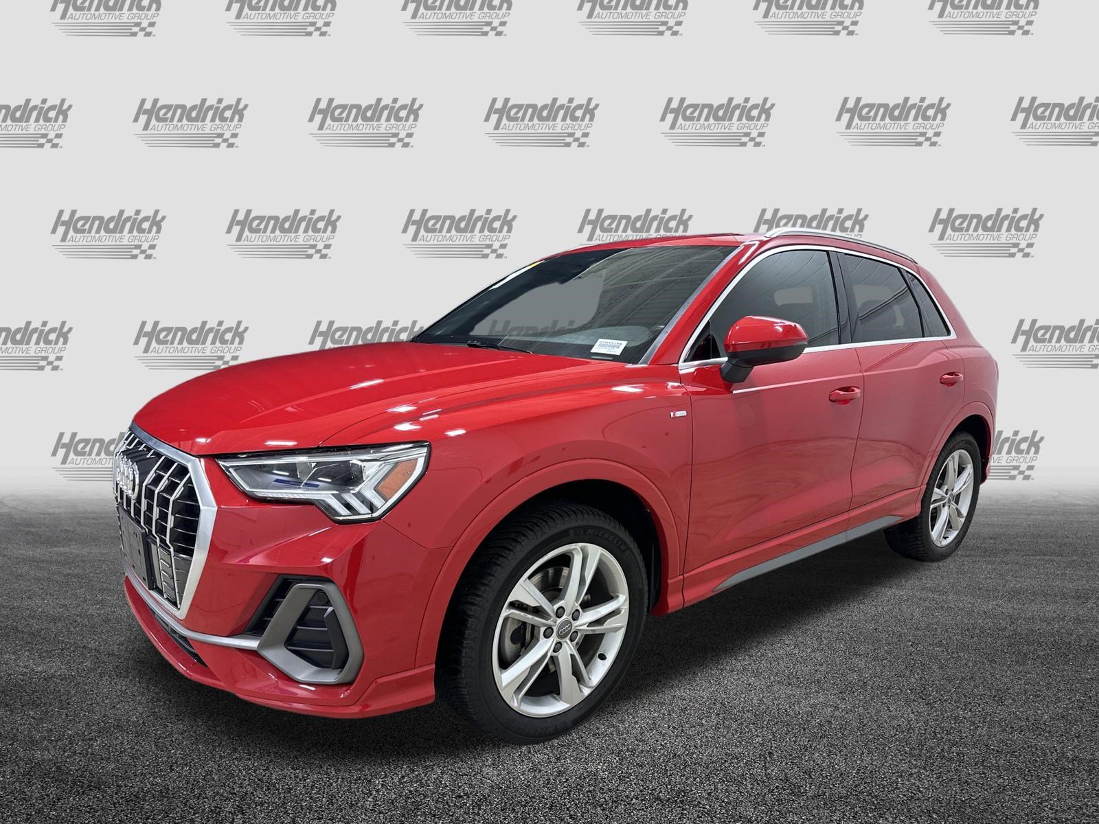 Used 2019 Audi Q3 2.0T Premium Plus w/ Premium Plus Package AWD/4WD image 5