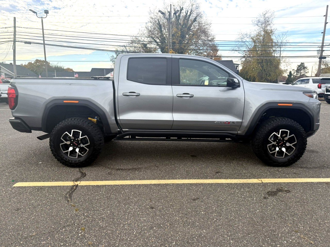 Used 2023 GMC Canyon AT4X image 9