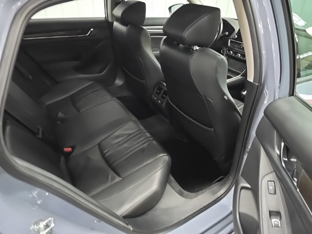 Used 2022 Honda Accord Touring image 18