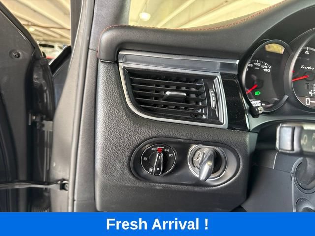 Used 2018 Porsche Macan Turbo AWD/4WD image 9