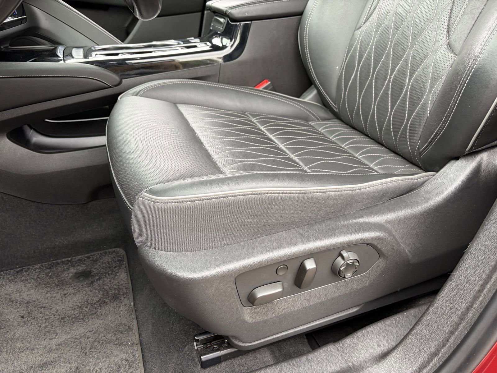 Certified 2021 Buick Envision Avenir w/ Technology Package II FWD image 23