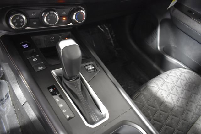 Used 2025 Nissan Kicks SV AWD/4WD image 22