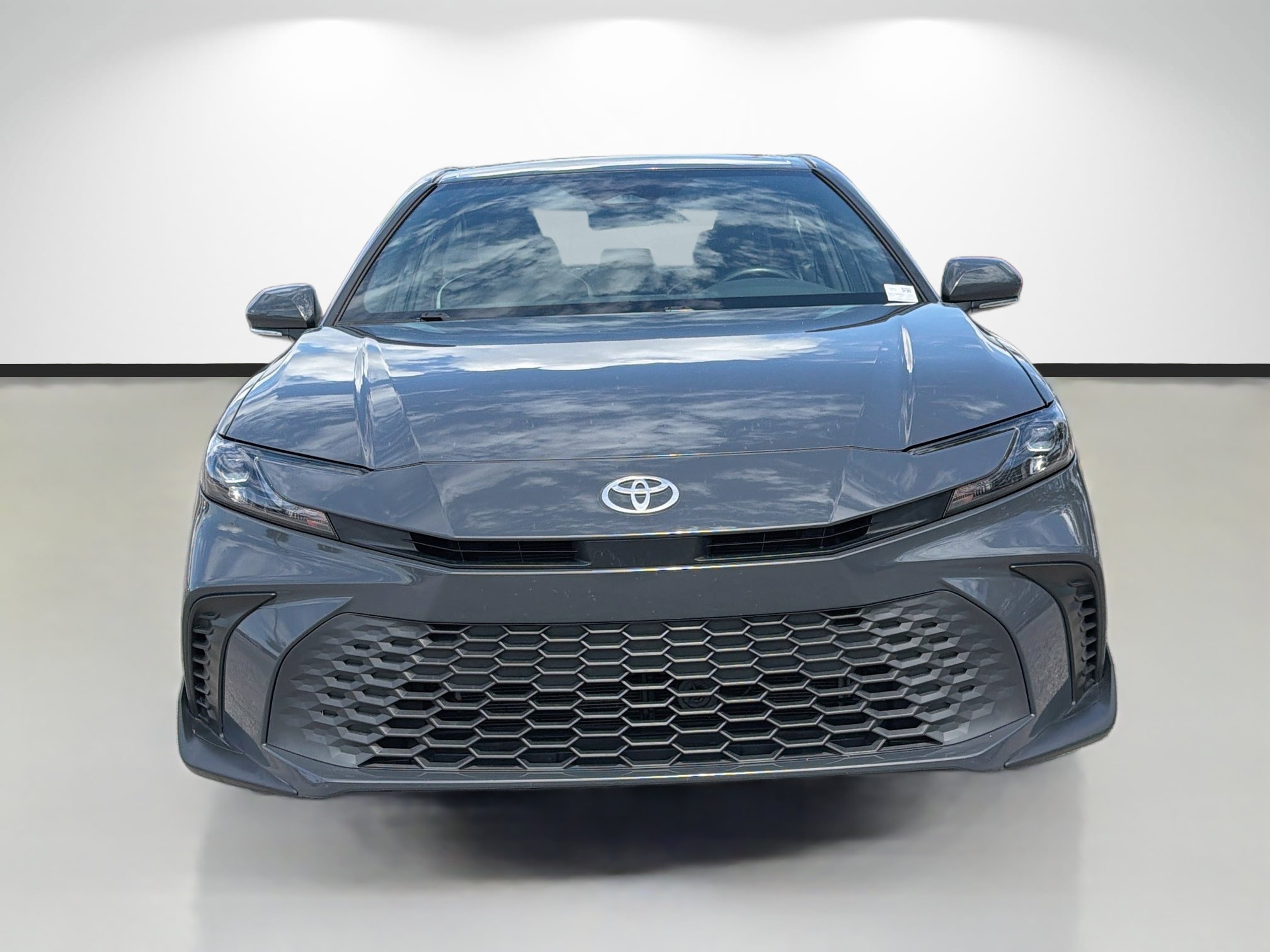 Used 2025 Toyota Camry SE FWD image 8