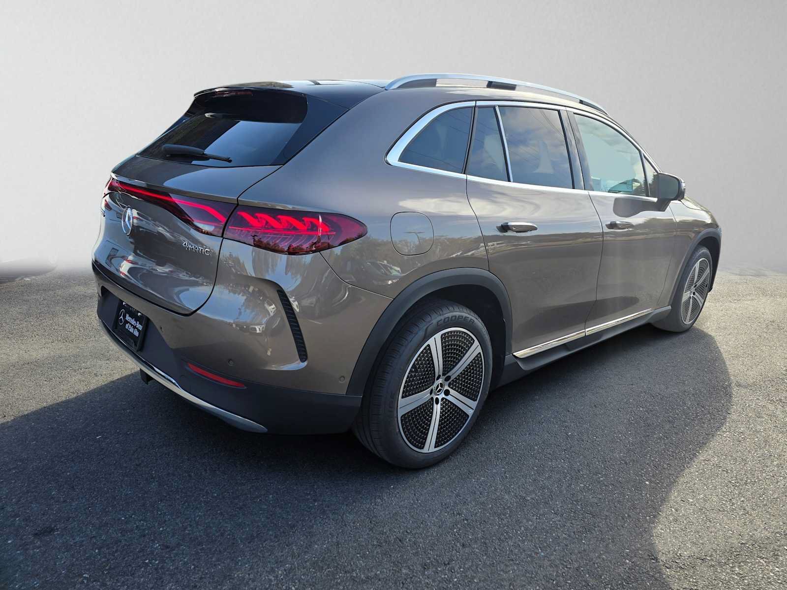 New 2027 Mercedes-Benz EQE 320 4MATIC SUV image 3