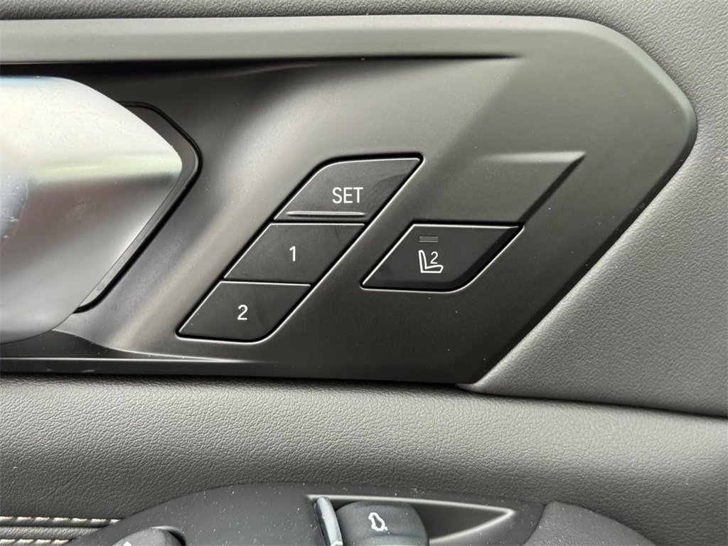 New 2026 BMW X5 xDrive50e w/ Climate Comfort Package image 11