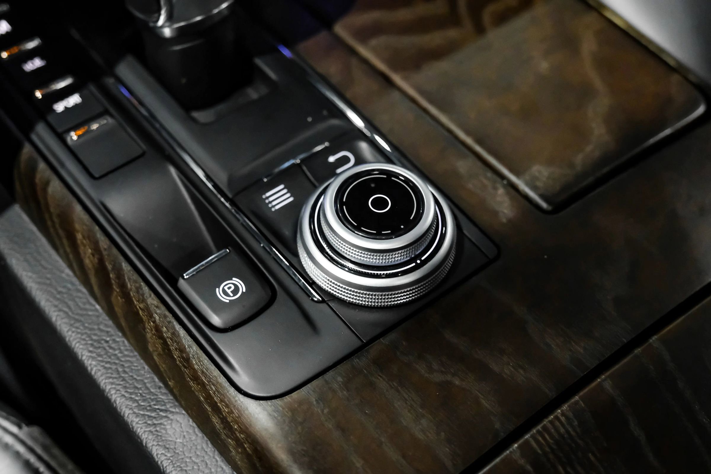 Used 2017 Maserati Ghibli w/ Luxury Package image 25