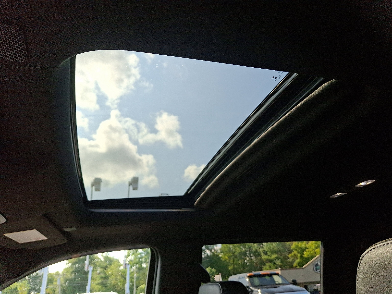 Used 2021 Chevrolet Silverado 3500 High Country image 21