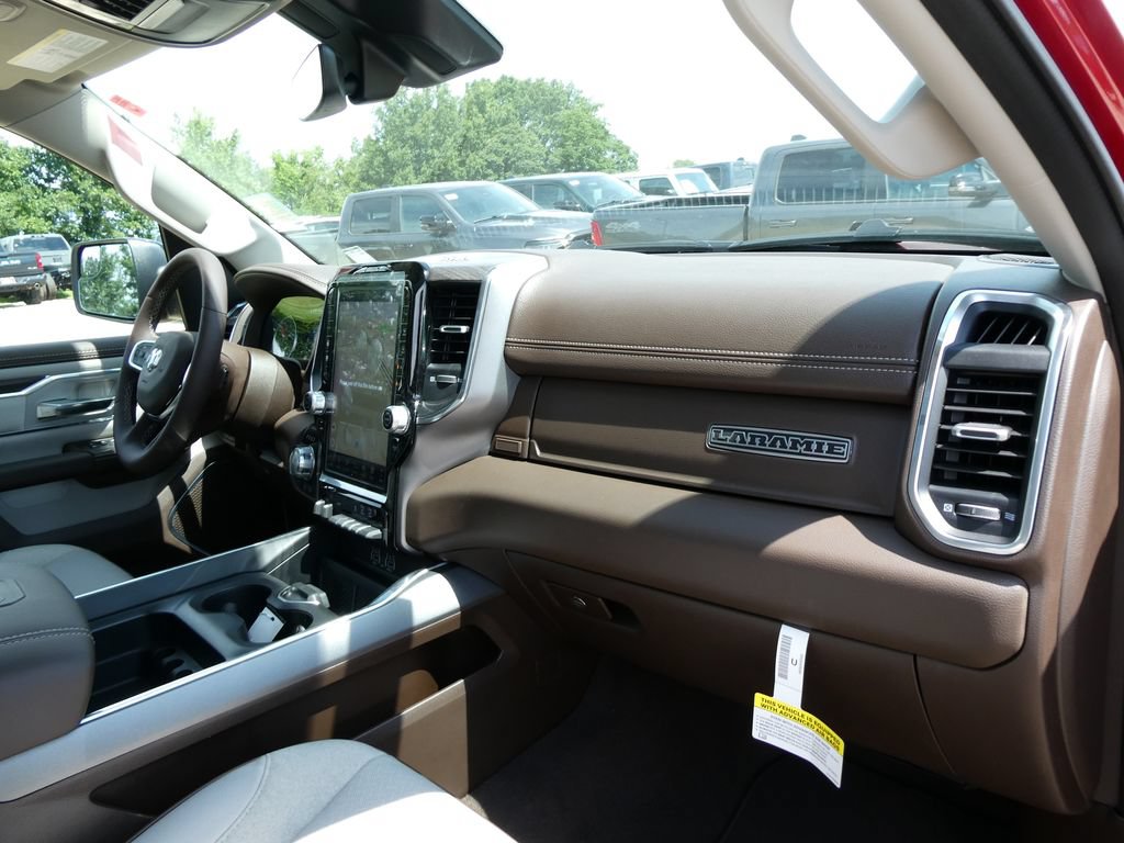 New 2026 RAM 1500 Laramie w/ Laramie Southwest Edition AWD/4WD image 13