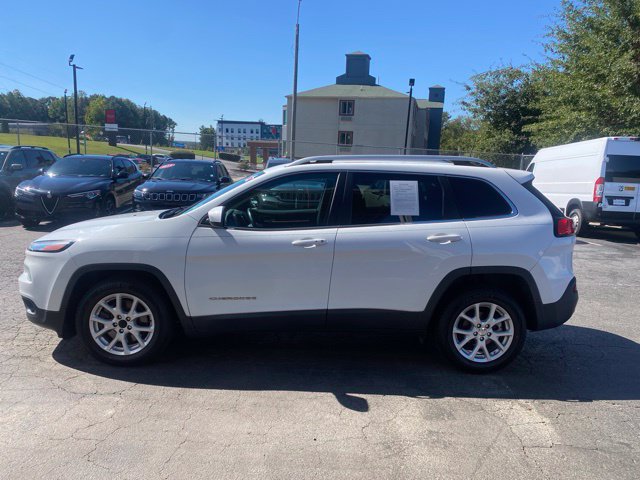 Used 2017 Jeep Cherokee Latitude w/ Comfort/Convenience Group FWD image 8