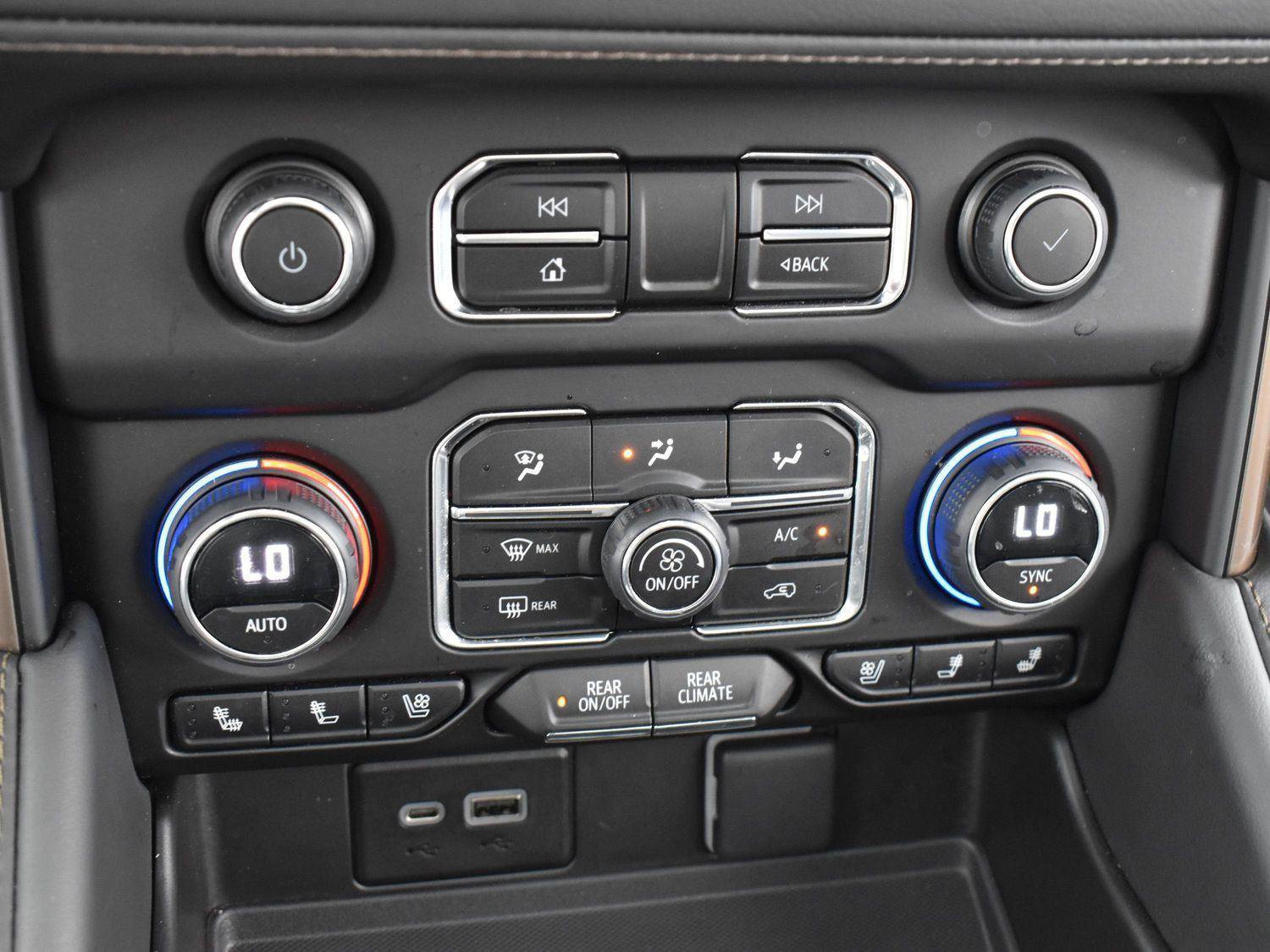 Used 2023 Chevrolet Tahoe High Country w/ Premium Package 2 image 28