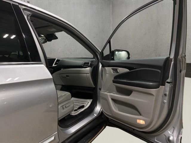 Used 2017 Honda Ridgeline RTL-E image 19