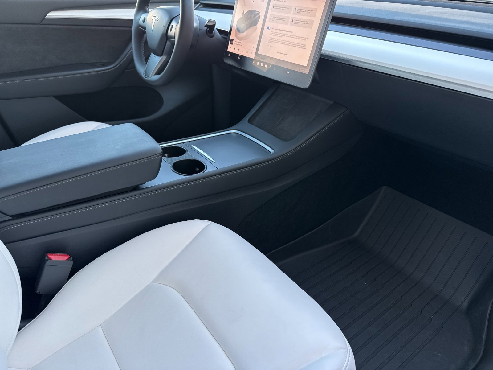 Used 2023 Tesla Model Y Performance image 16