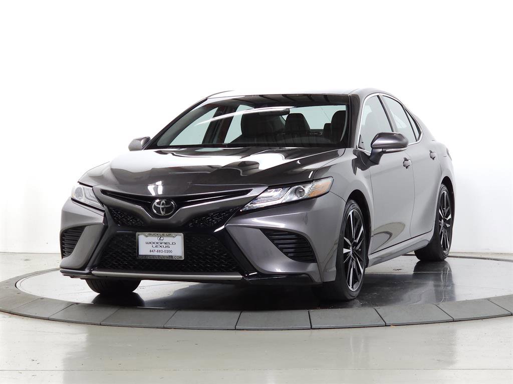 Used 2019 Toyota Camry XSE image 3