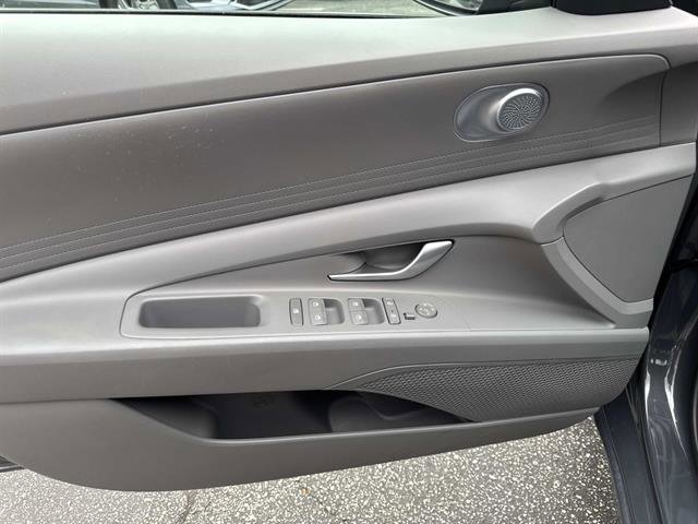 Used 2023 Hyundai Elantra Blue FWD image 13