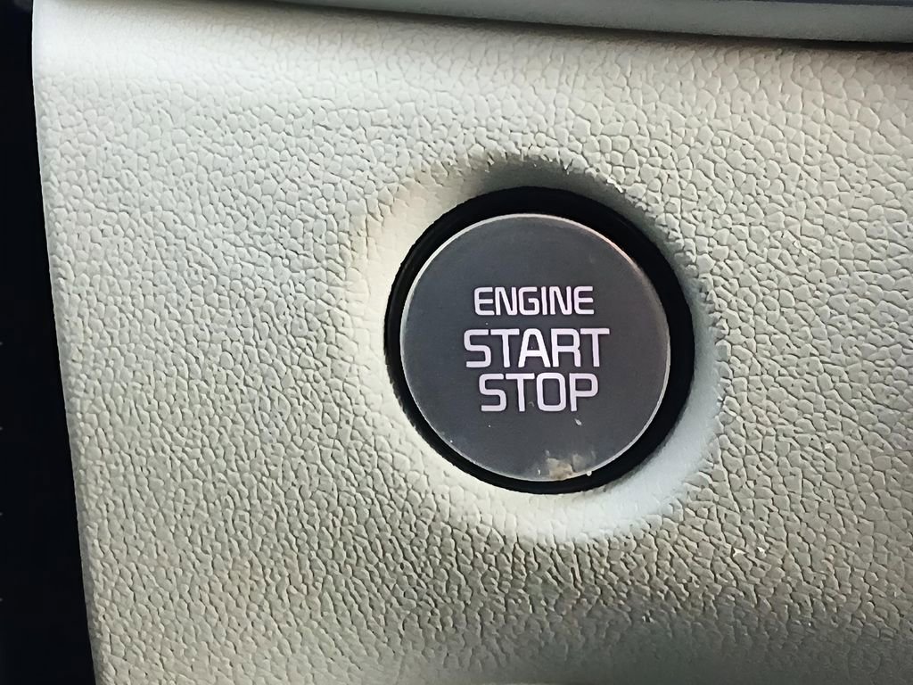 Used 2025 Kia Sorento S image 20