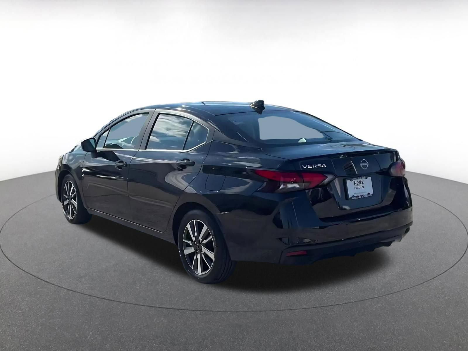 Used 2025 Nissan Versa SV image 11