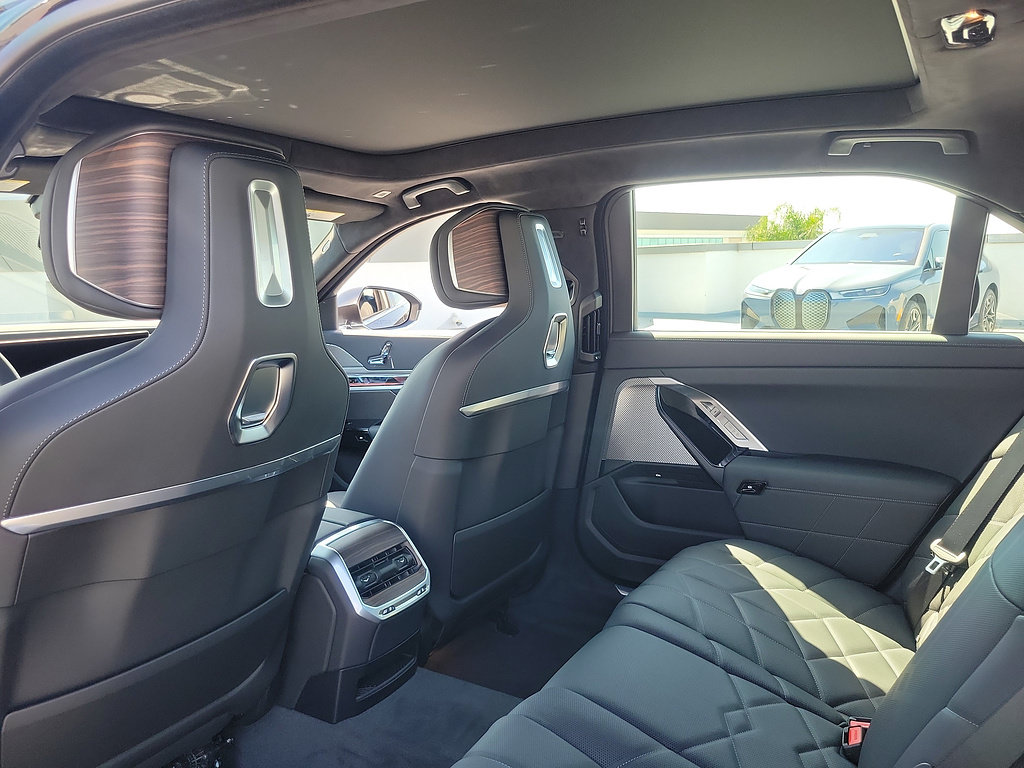 New 2026 BMW i7 M70 RWD image 15