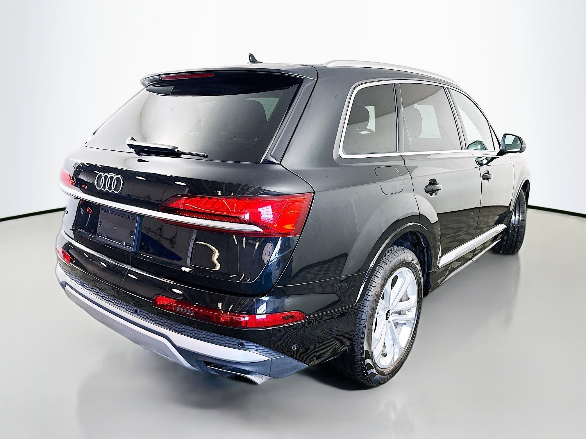 Certified 2025 Audi Q7 3.0T Premium Plus image 7