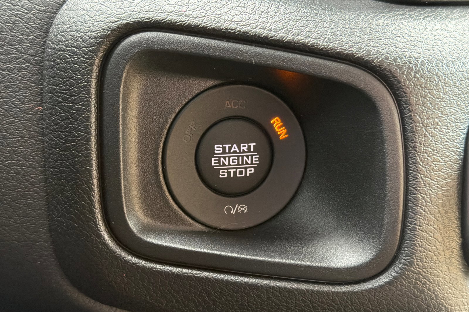 New 2026 Jeep Gladiator Sport image 18