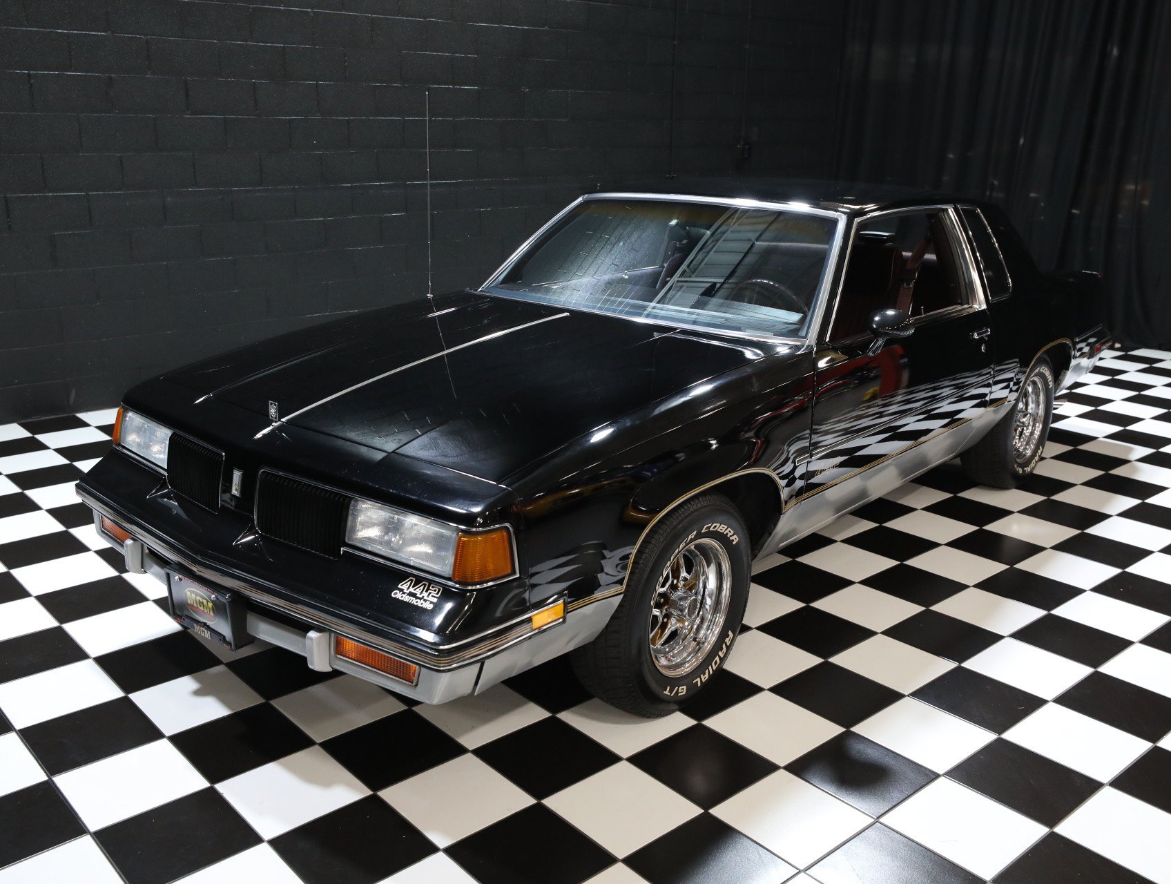 Used 1987 Oldsmobile Cutlass Supreme Salon RWD image 6