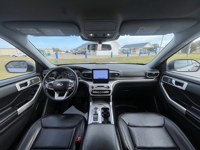 Used 2021 Ford Explorer XLT w/ Equipment Group 202A image 11