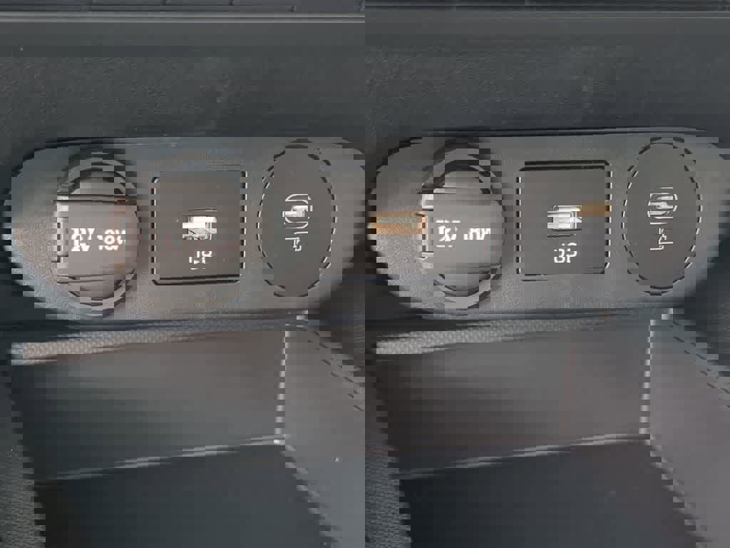 New 2025 Hyundai Elantra SE image 30