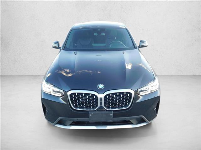 Used 2024 BMW X4 xDrive30i AWD/4WD image 3