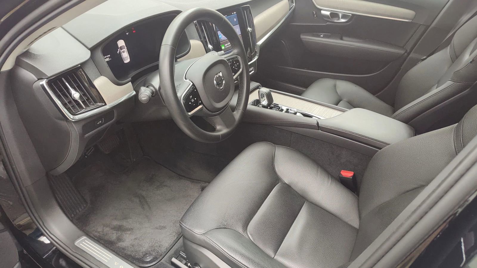 Used 2023 Volvo S90 B6 Plus image 10