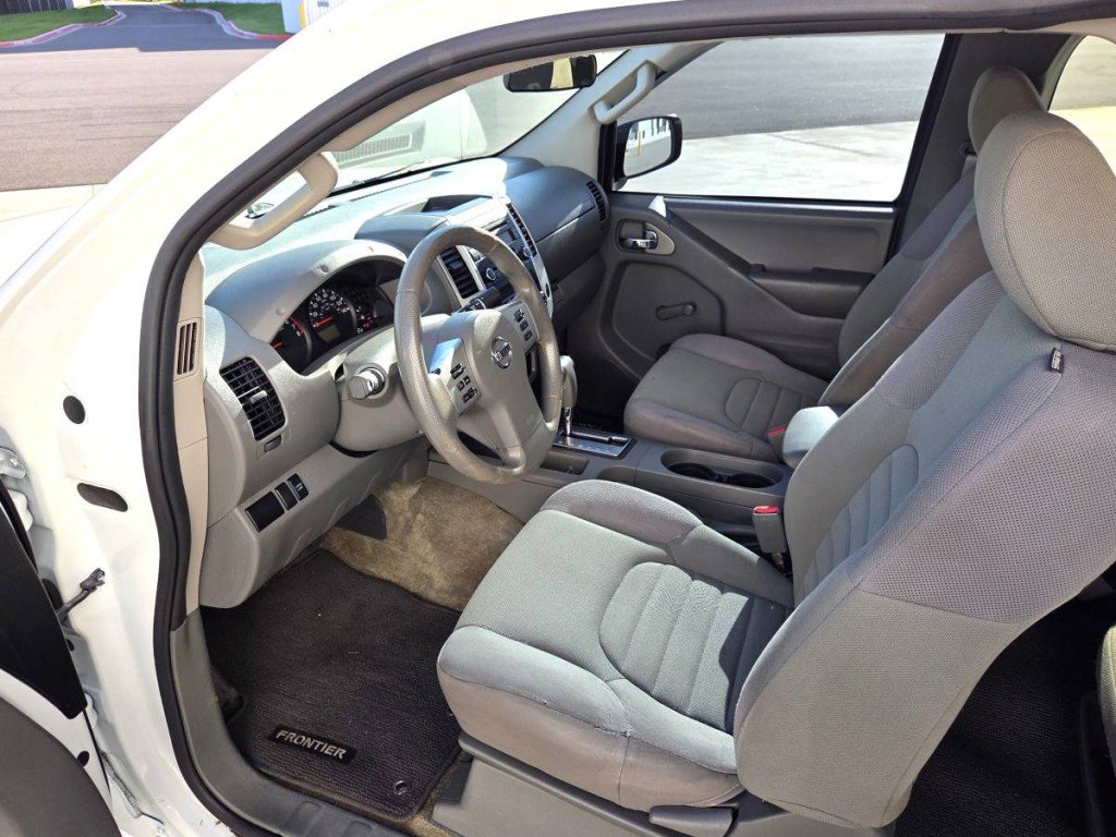 Used 2015 Nissan Frontier S RWD image 11