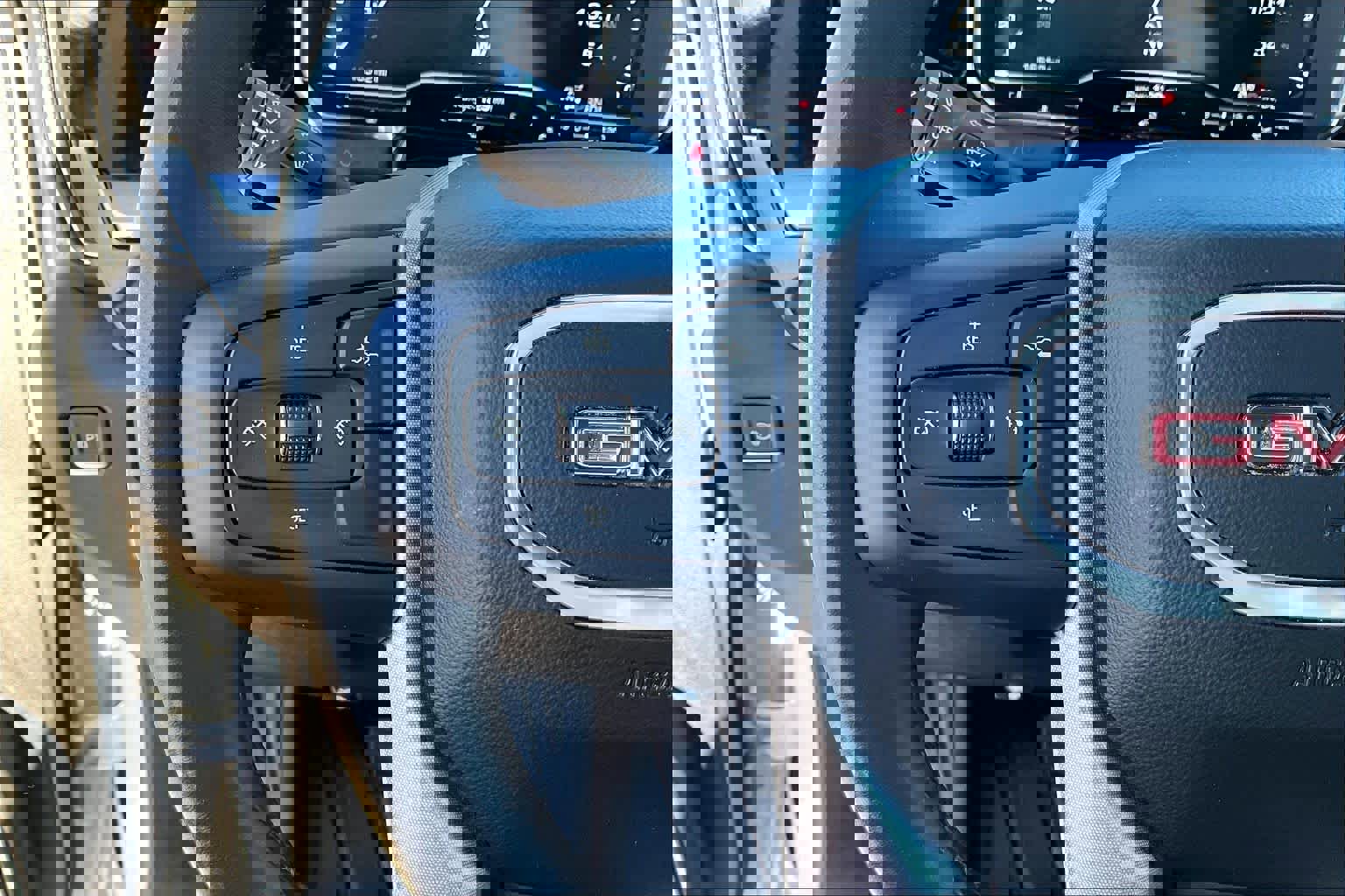 Used 2025 GMC Sierra 2500 SLE image 29