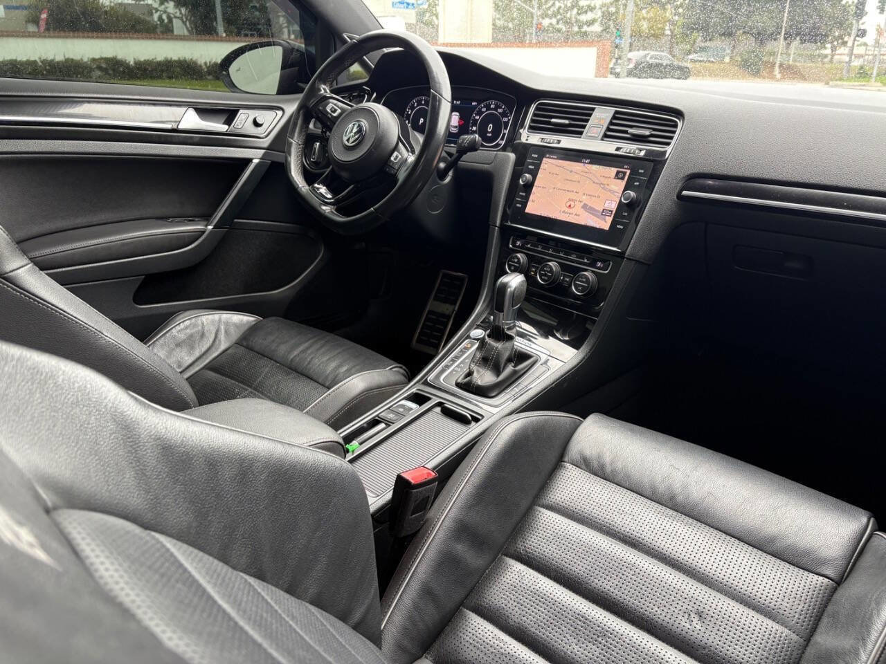Used 2018 Volkswagen Golf R 4-Door image 39