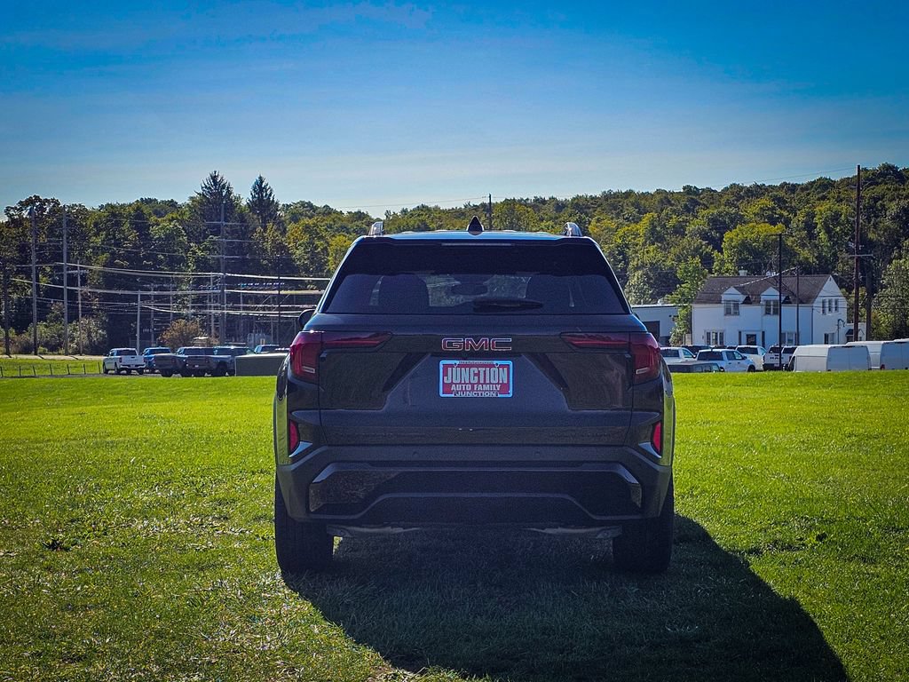 New 2027 GMC Terrain Elevation w/ Elevation Premium Package AWD/4WD image 4